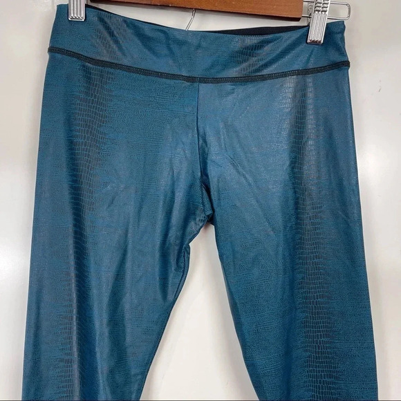 ONZIE Youth Girls Fitness Leggings Blue Fiji Snake Print Size 14-16 - Picture 4 of 8